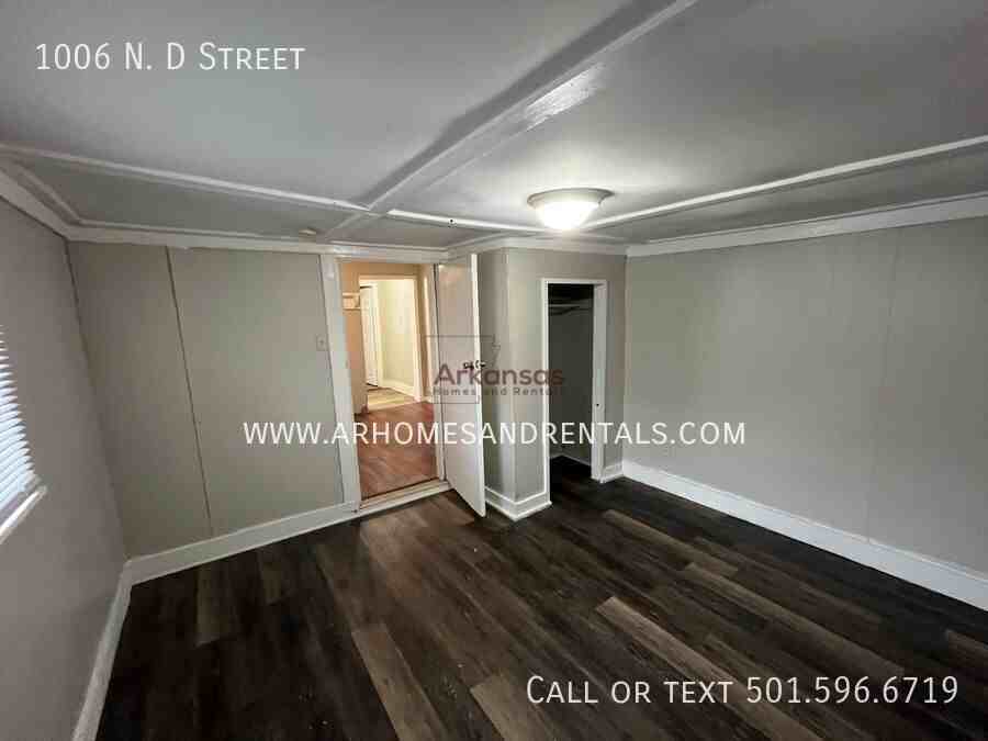 1006 N D St - Photo 7 of 9