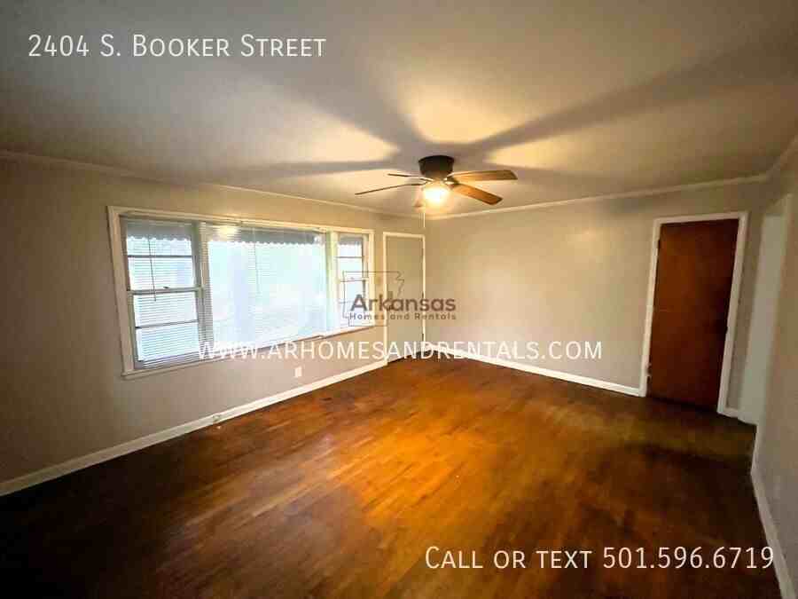 2404 Booker St - Photo 2 of 9