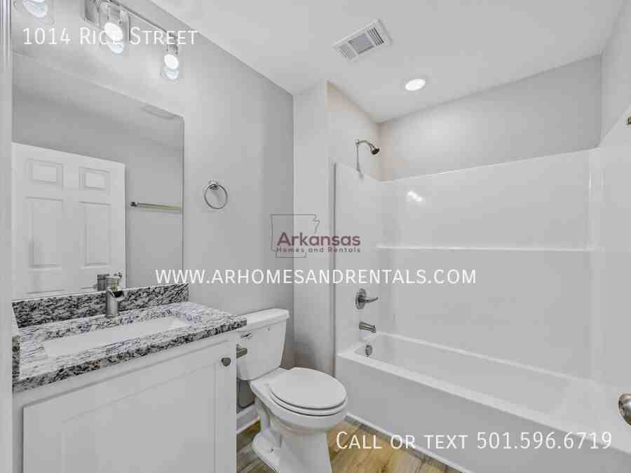 1014 Rice St - Photo 5 of 11