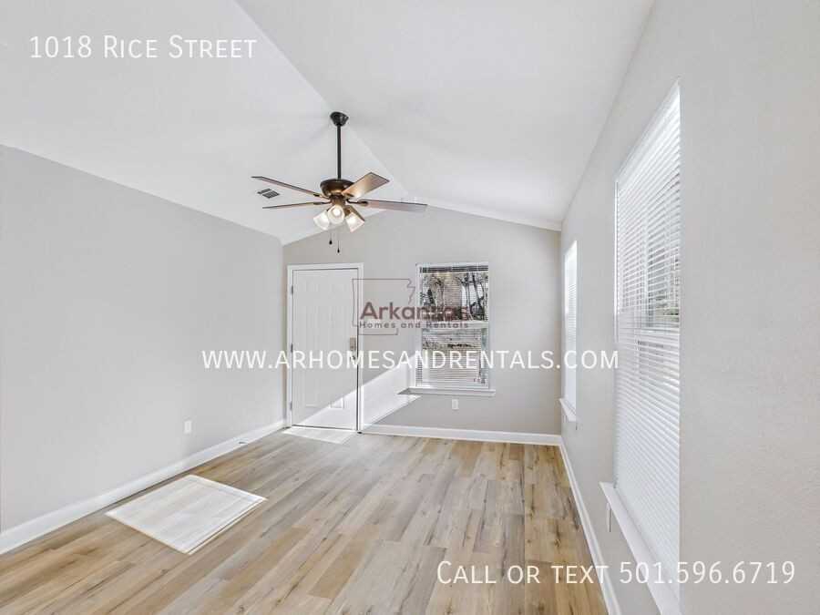 1018 Rice St - Photo 2 of 12