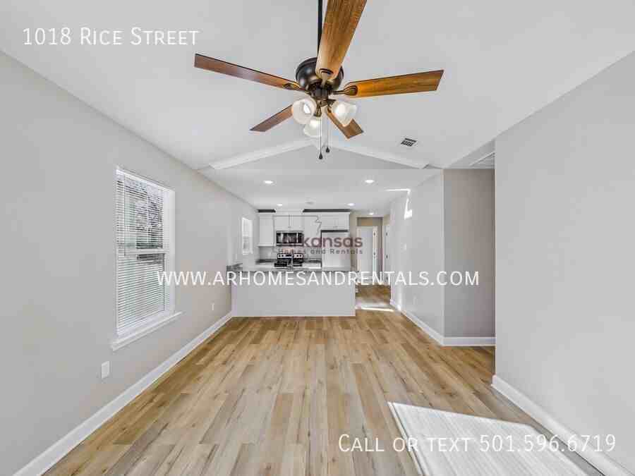 1018 Rice St - Photo 3 of 12