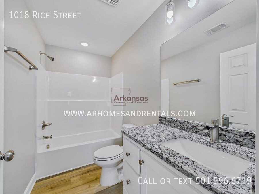 1018 Rice St - Photo 6 of 12