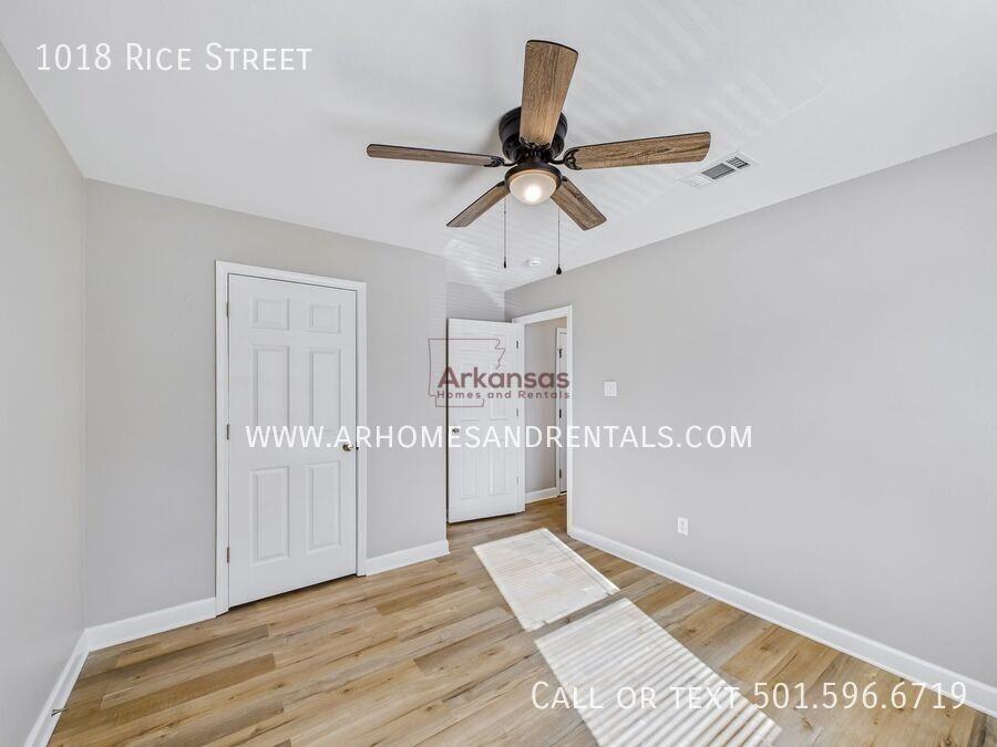 1018 Rice St - Photo 7 of 12