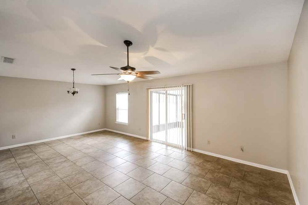 3292 Talisman Dr - Photo 4 of 16