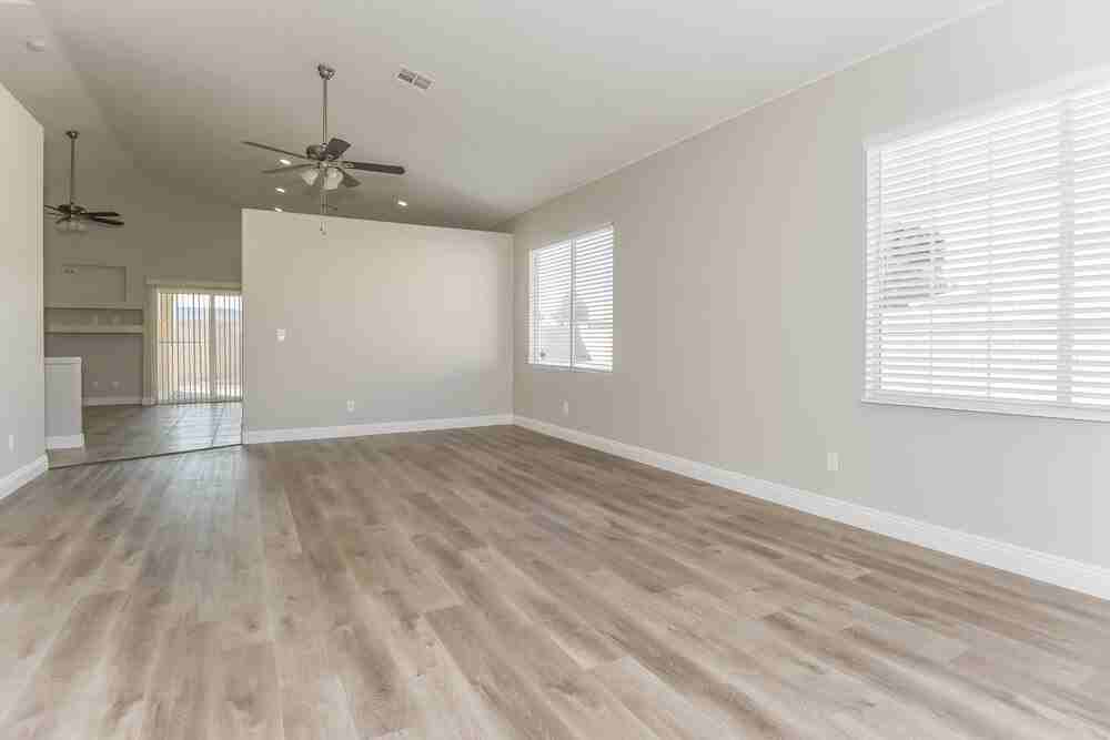 2519 Hollow Oak Ave - Photo 3 of 15