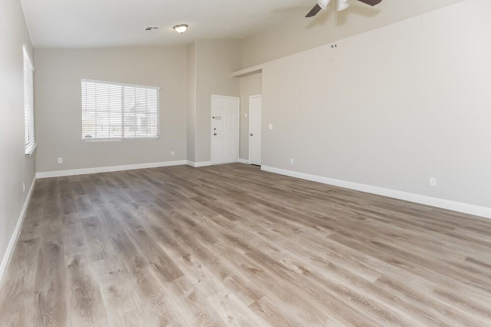 2519 Hollow Oak Ave - Photo 4 of 15