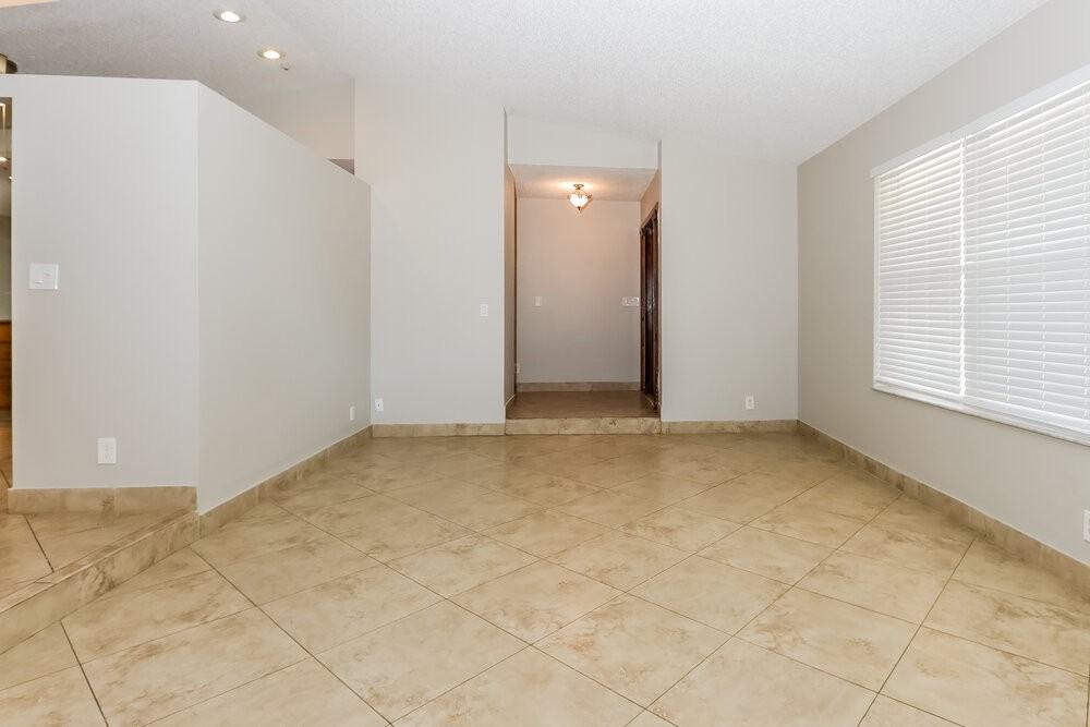 579 Azure Ave - Photo 5 of 16