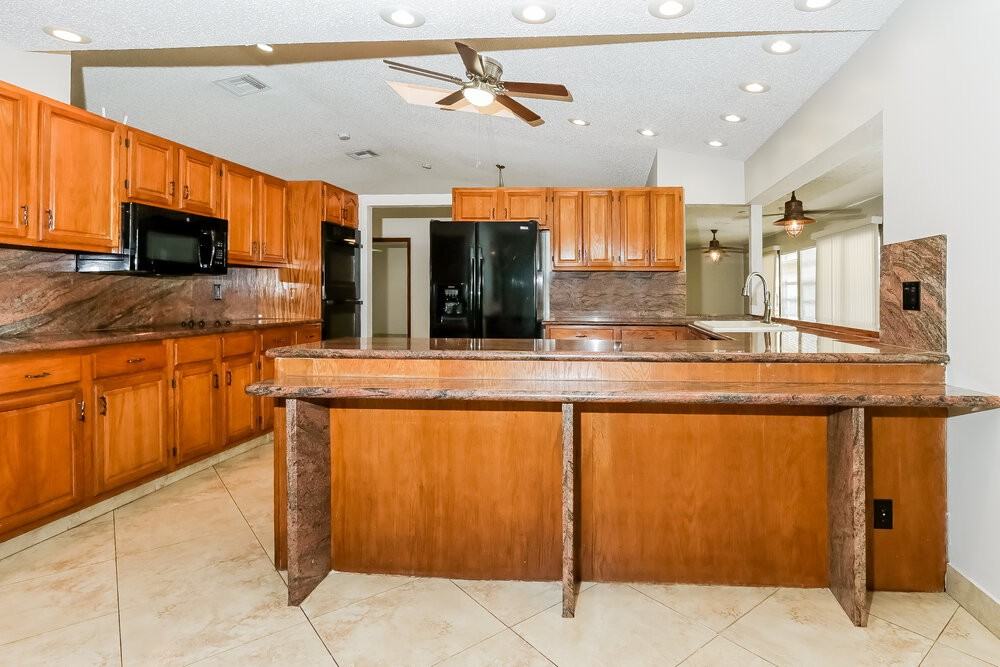 579 Azure Ave - Photo 6 of 16