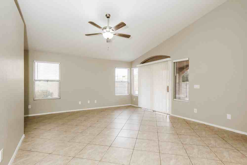 20015 N 22nd Pl - Photo 4 of 19