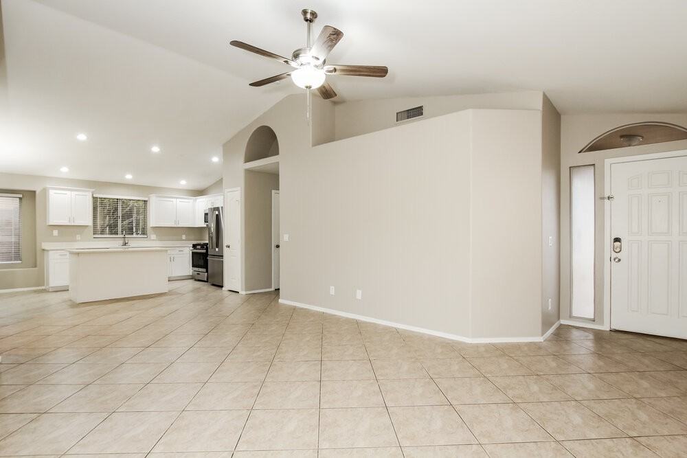 20015 N 22nd Pl - Photo 6 of 19