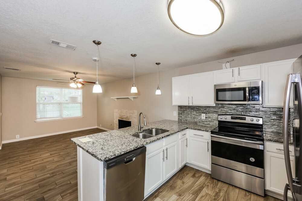 1820 Berkeley Dr - Photo 7 of 17