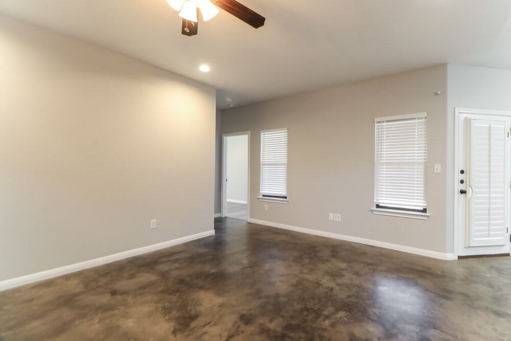 701 Algerita Dr - Photo 5 of 17