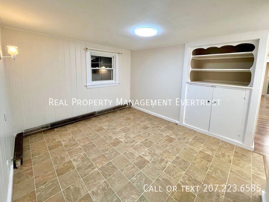 100 Main St #B - Photo 3 of 8