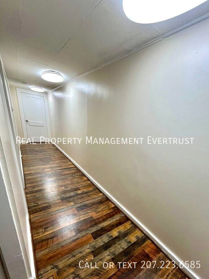 100 Main St #B - Photo 5 of 8