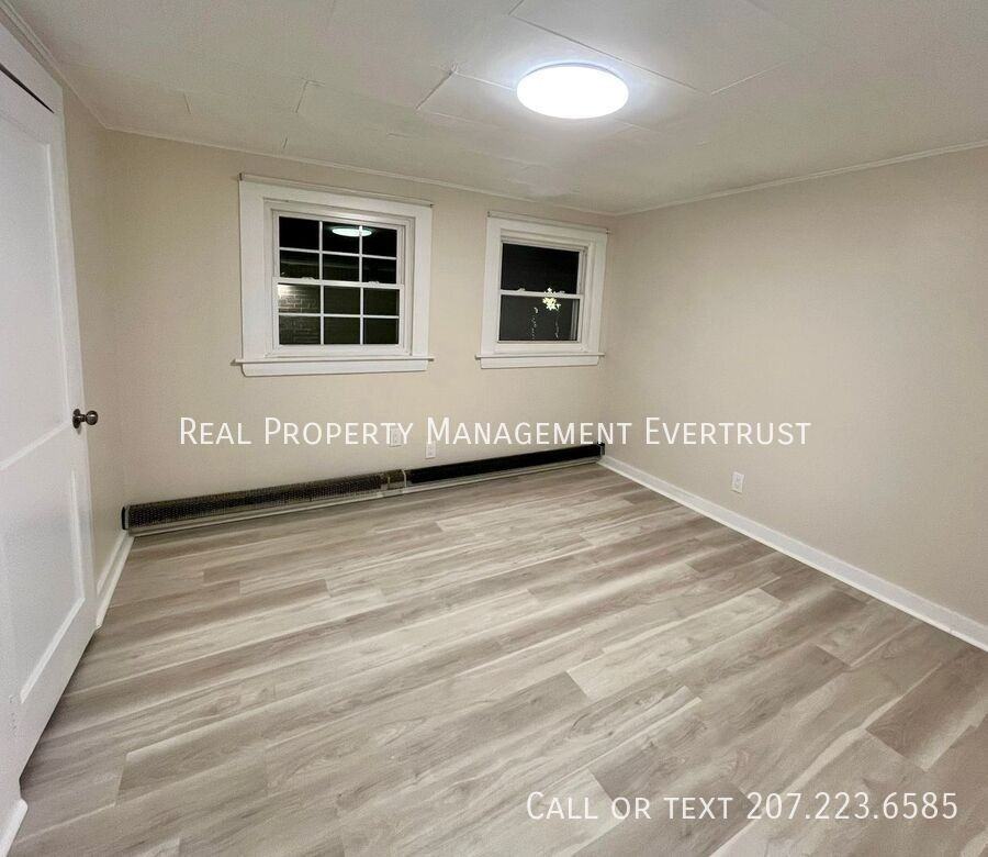 100 Main St #B - Photo 6 of 8