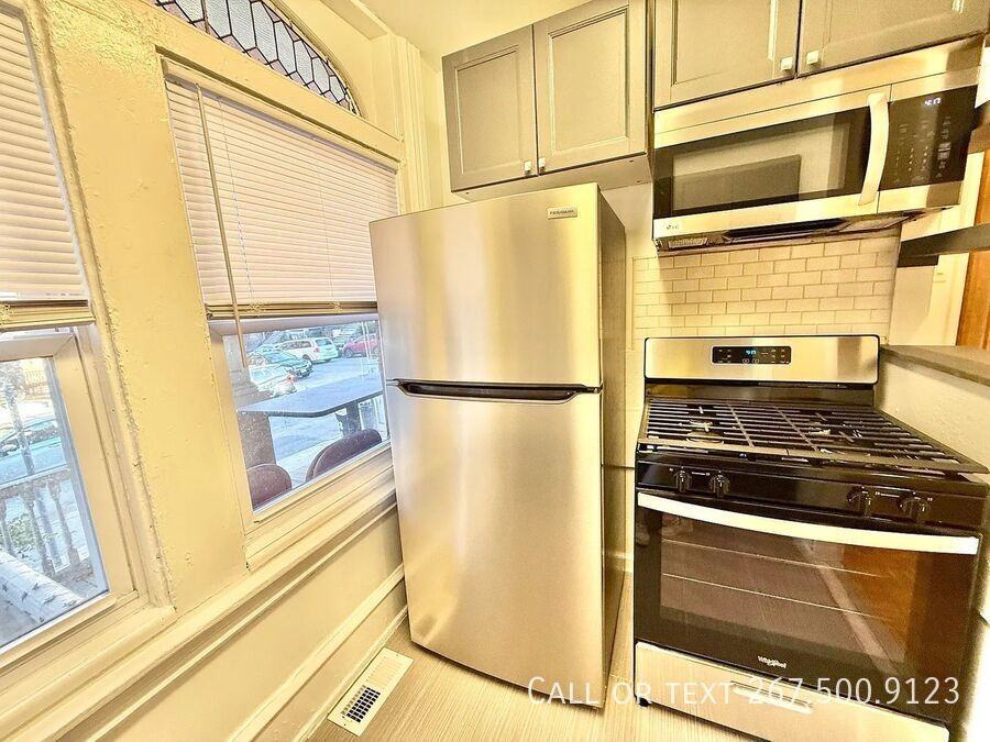 236 Buckingham Pl #1 - Photo 4 of 24