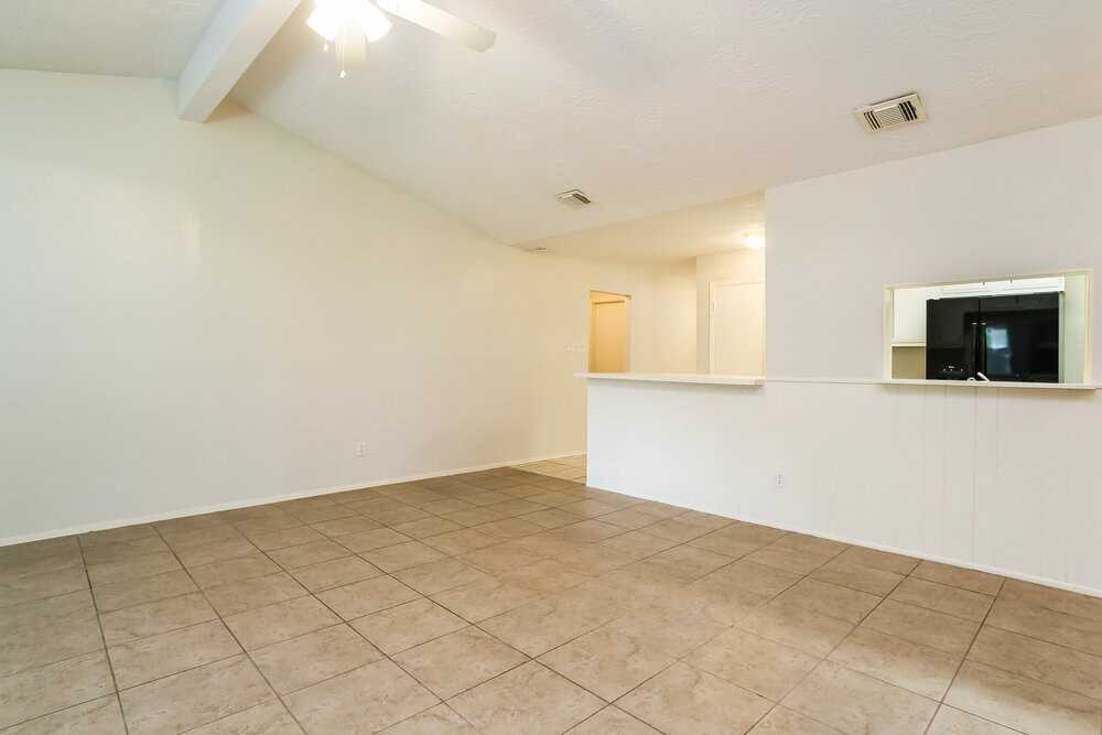 4511 Chestergate Dr - Photo 4 of 16