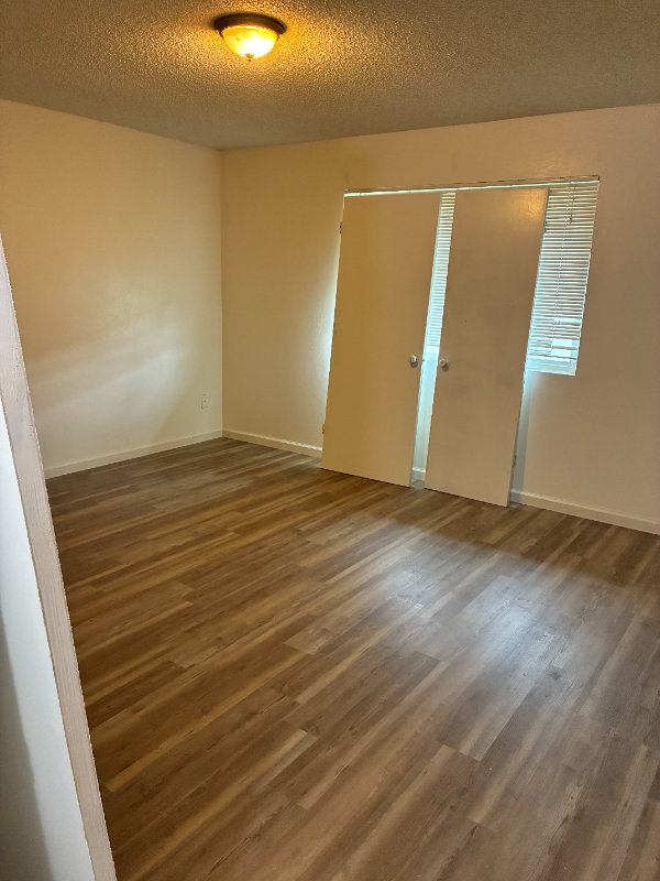 515 O St #B - Photo 3 of 4