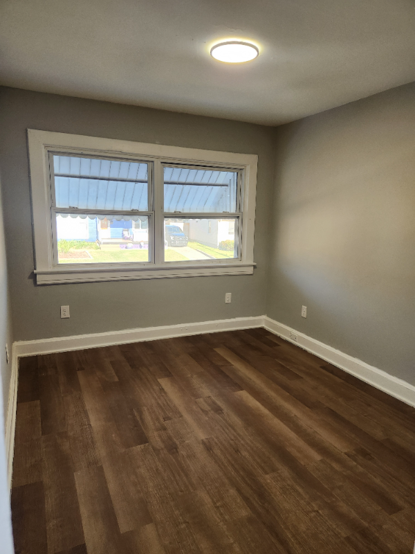 620 Maple Ave #102 - Photo 4 of 5