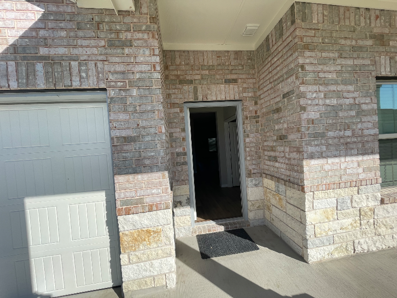 1700 Robinson Dr - Photo 3 of 34