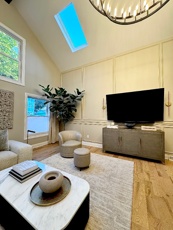 1882 W 44th St - Photo 3 of 16