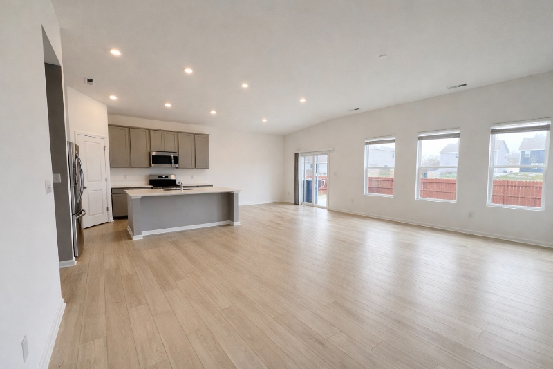 4640 Topaz Pointe Blvd - Photo 2 of 14