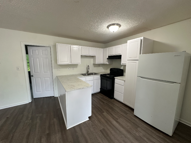 1954 Lakeview Rd #D - Photo 2 of 7