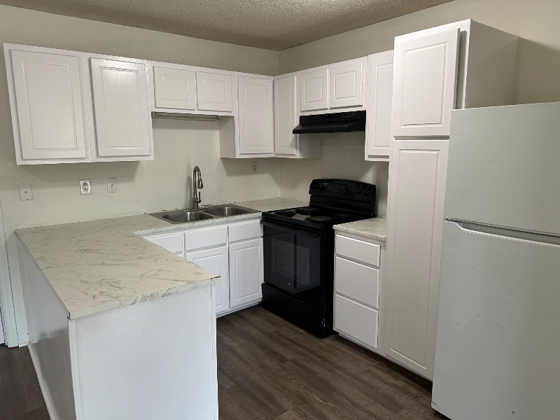 1954 Lakeview Rd #D - Photo 3 of 7