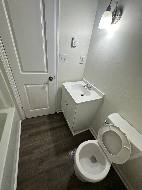 1954 Lakeview Rd #D - Photo 6 of 7