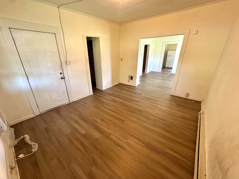 420 Greensboro St #B - Photo 4 of 4