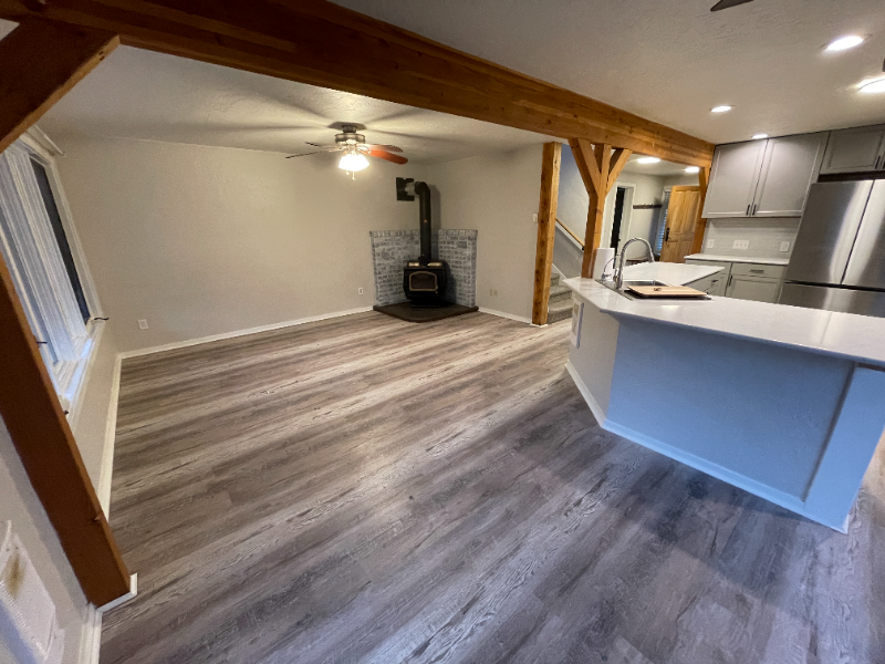 951 Sw Rimrock Rd - Photo 5 of 18