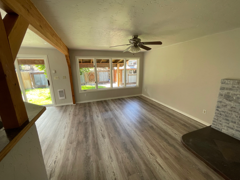 951 Sw Rimrock Rd - Photo 7 of 18