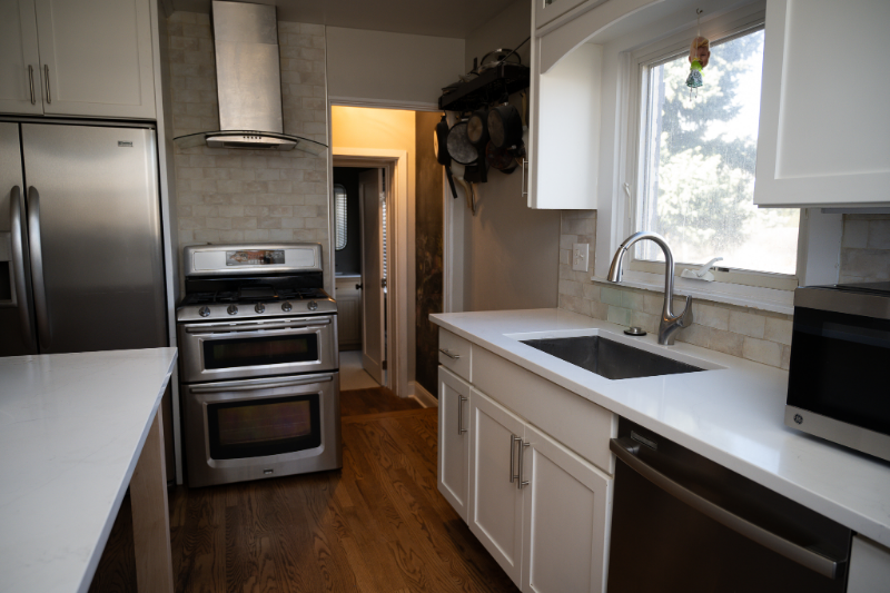 2655 Utica St - Photo 4 of 20