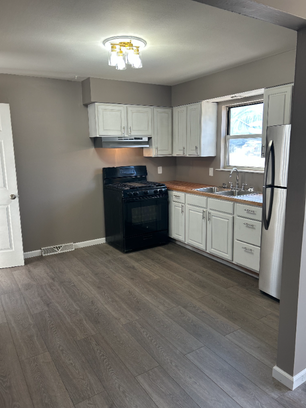 14 Joan Dr #A - Photo 2 of 13