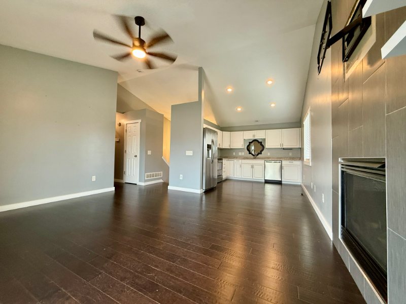 505 Se Pleasant View Dr - Photo 3 of 18