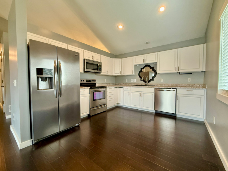 505 Se Pleasant View Dr - Photo 4 of 18