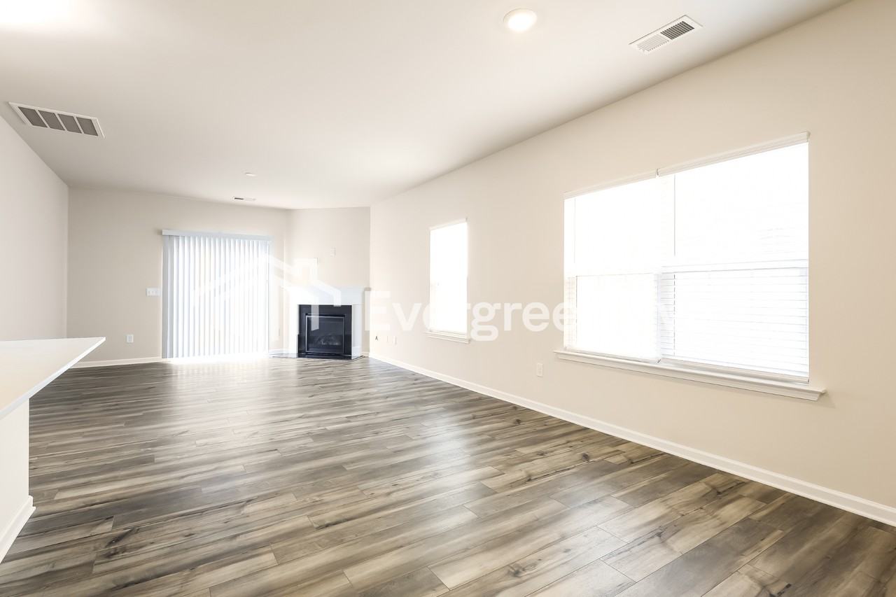 411 Lees Corner Ln - Photo 3 of 15