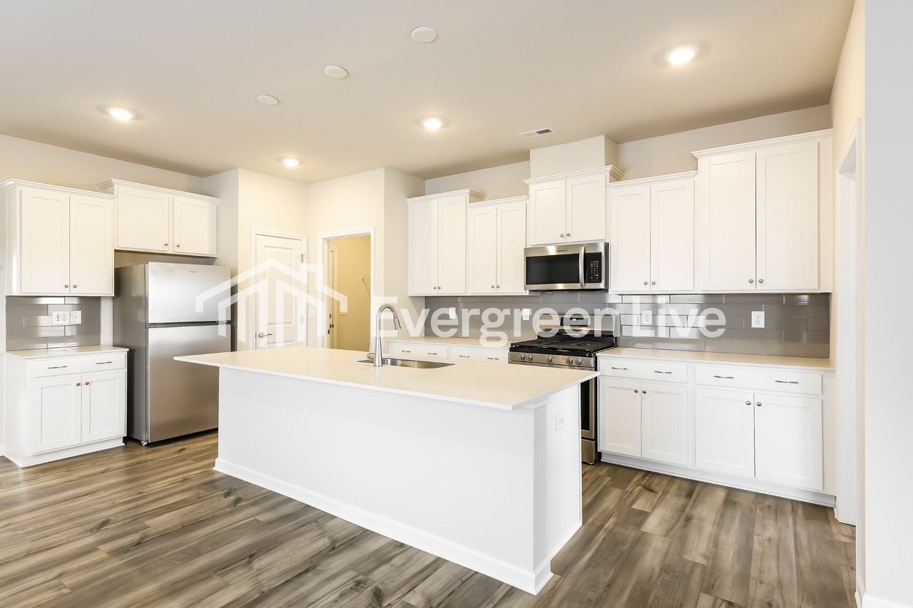 411 Lees Corner Ln - Photo 6 of 15