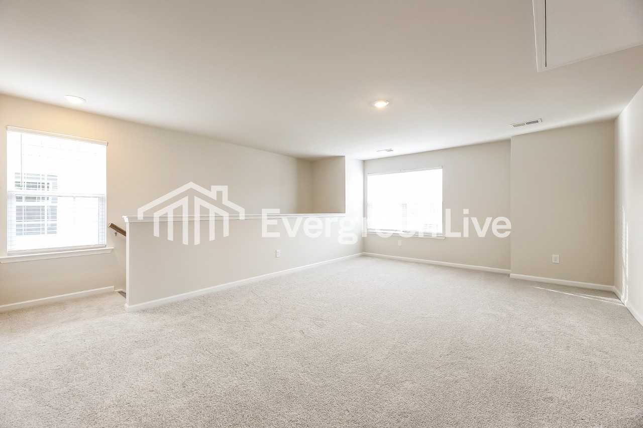 411 Lees Corner Ln - Photo 7 of 15