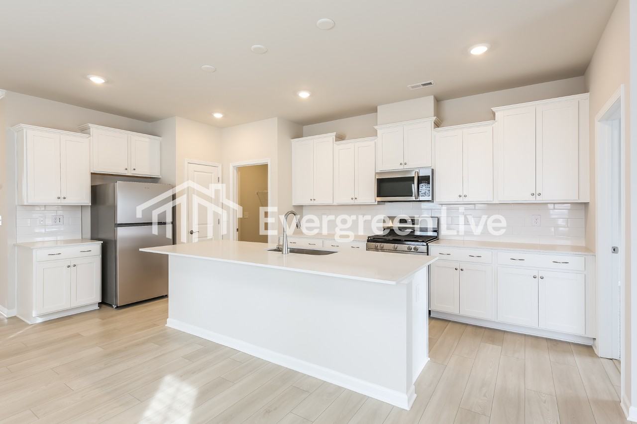 118 Farmwell Dr - Photo 7 of 16