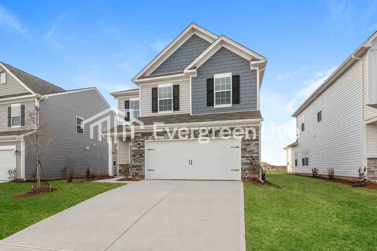 404 Lees Corner Ln - Photo 3 of 16