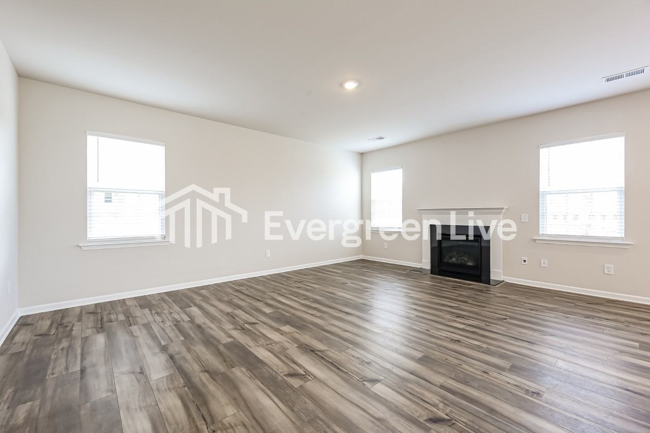 412 Lees Corner Ln - Photo 4 of 16