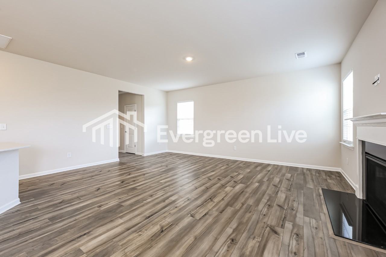 412 Lees Corner Ln - Photo 5 of 16