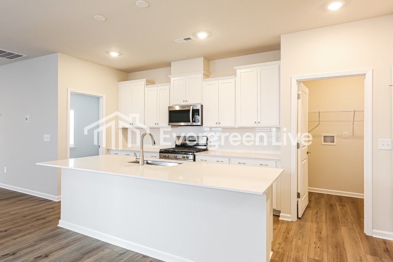 408 Lees Corner Ln - Photo 3 of 14
