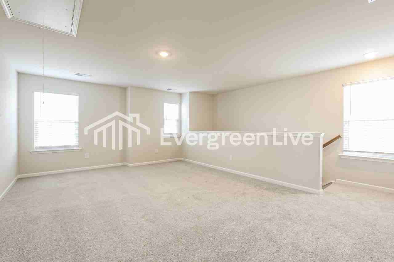 408 Lees Corner Ln - Photo 5 of 14