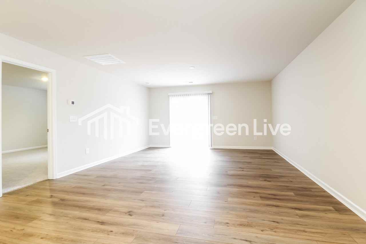 203 Meadow Gate Court - Photo 3 of 15