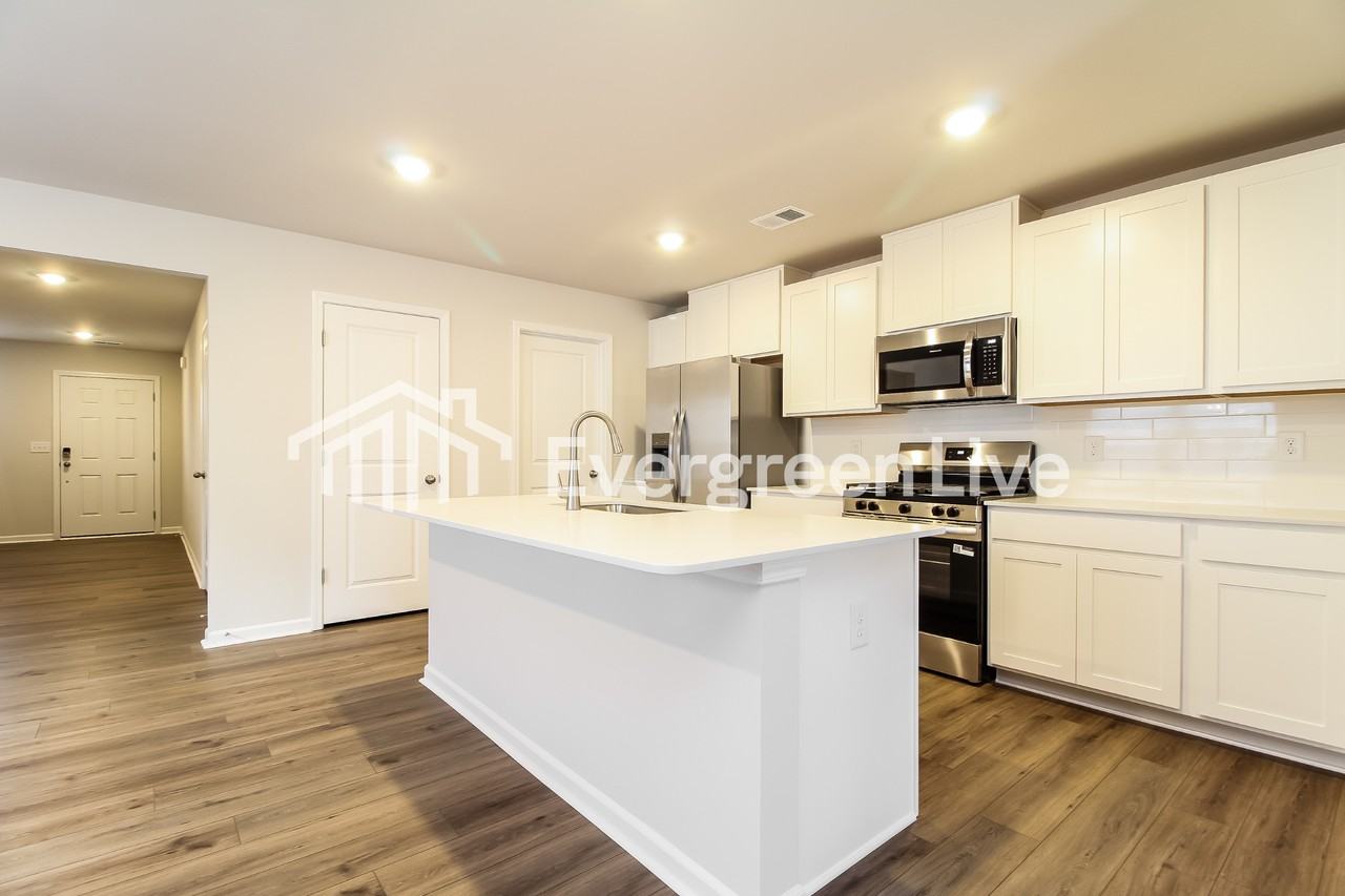 203 Meadow Gate Court - Photo 5 of 15