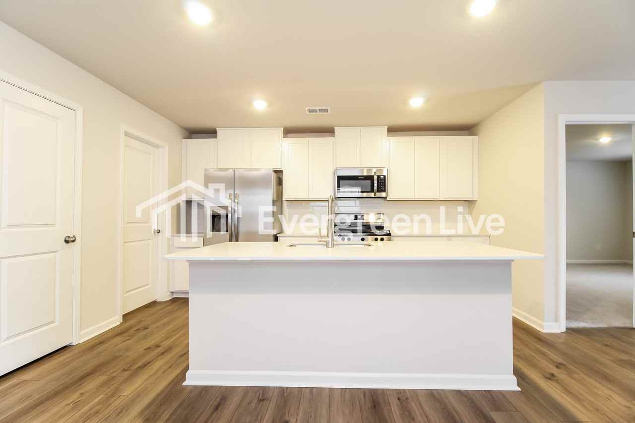 203 Meadow Gate Court - Photo 6 of 15