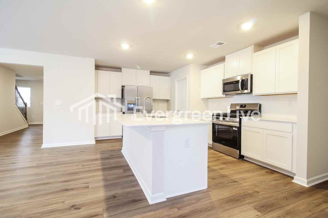 205 Meadow Gate Court - Photo 5 of 15