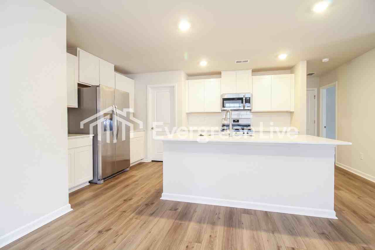 205 Meadow Gate Court - Photo 6 of 15